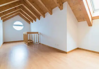 18-stock-photo-empty-spacious-bright-attic-refurbished-apartment-wooden-parquet-floor-white