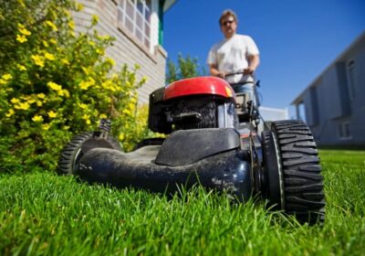 12-stock-photo-mow-the-lawn-3